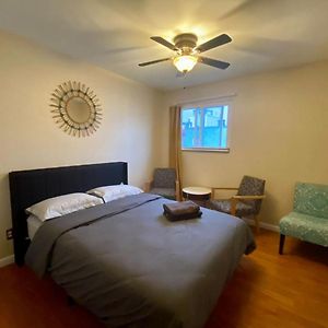 Historic Townhouse Oasis With En-Suite Bathroom