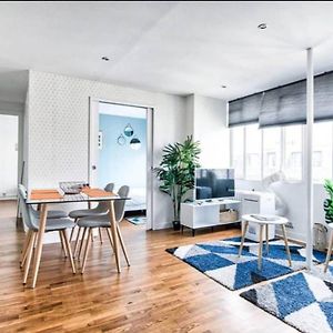 Appartement à 2 Chambres à Coucher