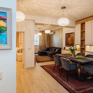 Appartement à 2 Chambres à Coucher