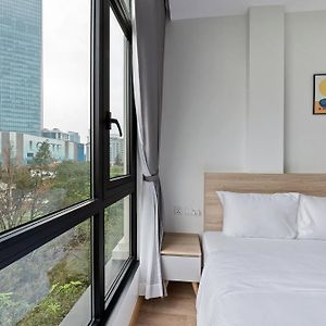 22Housing Luxury Apartment Near Lotte Tower