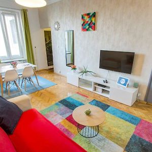 Little Americas Washington Tower Apartment