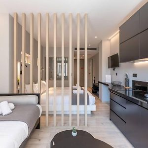 The Hostmaster Deluxe Suite