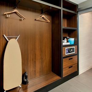 Chambre Accessible aux Personnes Malentendantes Lit King-Size