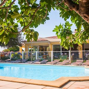 location de vacances figuier avec jardin barbecue piscine chauffée à Calvi