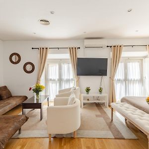 Appartement à 3 Chambres à Coucher