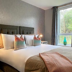 Beautiful West End Flat With Private Parking
