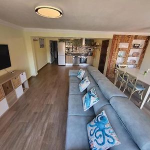 Appartement à 3 Chambres à Coucher