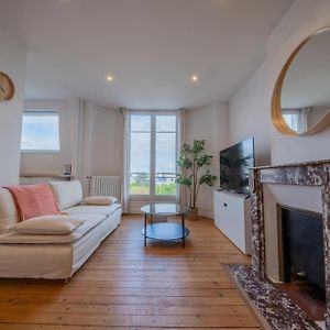 Appartement à 2 Chambres à Coucher