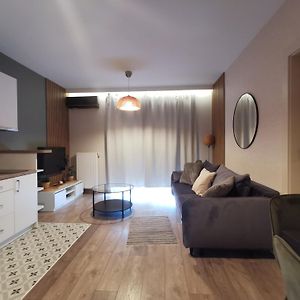 White Swan Apartment