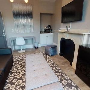 1-31 Excellent Location, Walk Everywhere Sleeps 3