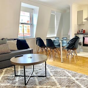Appartement à 3 Chambres à Coucher