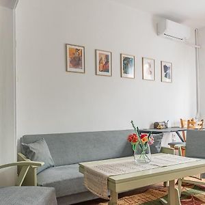 Centrally Located Vintage Flat