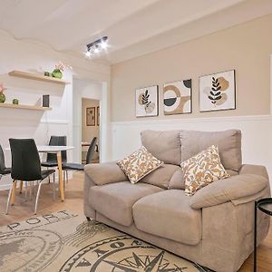 Appartement à 2 Chambres à Coucher