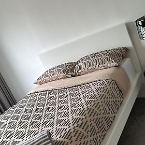 Albert Bridge Spacious Double Room