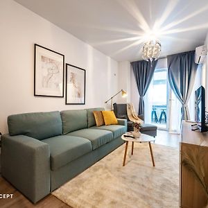 Central Residence Apartment 711