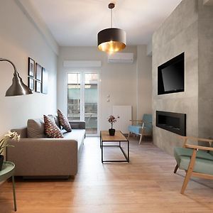 Liv - Cozy Urban Apartment In Pagrati