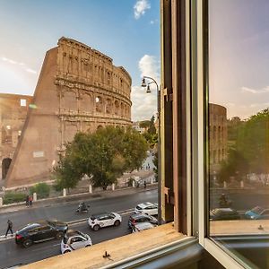 Iconic Apartment With Unique Colosseum View