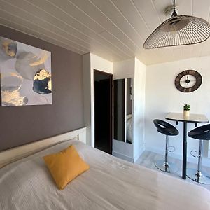 Studio Centre Port Avec Piscine Residence Port Richelieu