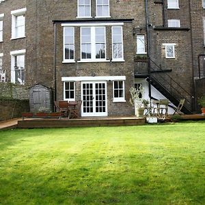 Garden Flat In A Quiet Camden Spot