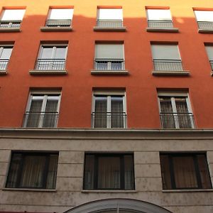 Raday Central Apartment