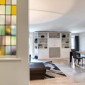 Black And White Suite