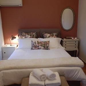 Athens-Plaka, Peter’s beautiful apartment in Temple of Zeus