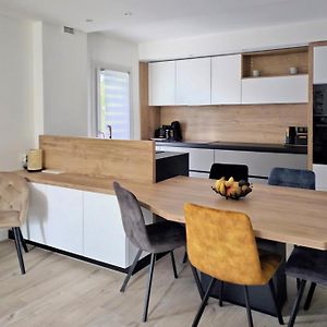 Appartement à 2 Chambres à Coucher