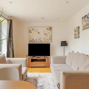 Brand New Flat In Central London With Car Park