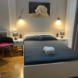 Cozy Flat In Hilton, Central Athens, 3' Metro, Vfm!