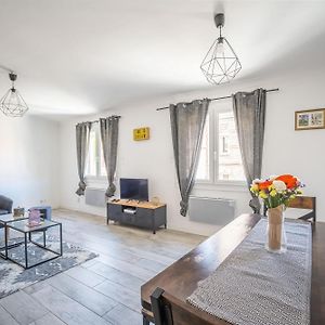 Appartement à 2 Chambres à Coucher