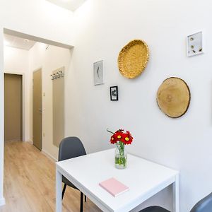 Duplex Condo Prime Location 2Bth 2 Studios
