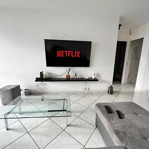 Appartement à 2 Chambres à Coucher