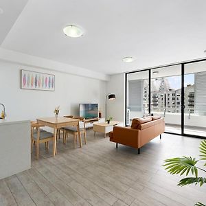 Aircabin - Rosebery - Lovely - 2 Beds Apt +Parking