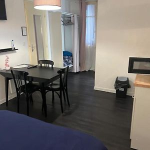 Studio Lit King-Size
