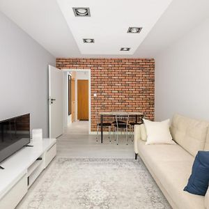 Modern Apartment In Warsaw City Center