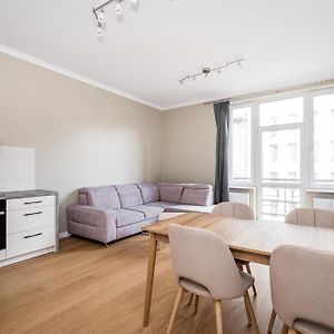 Appartement à 3 Chambres à Coucher