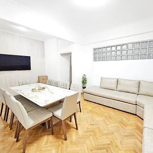 Appartement à 3 Chambres à Coucher
