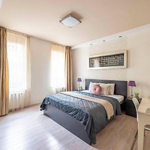 Exclusive Central Suite With Balcony By Prestige Homes