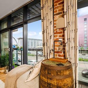 Luxury Huge Modern Open Plan 2Bedroom Flat - Free Private Parking & Balcony Located At The Ovo Hydro And Sec Centre