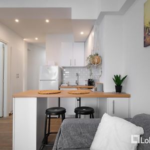 Simply Meraki Apartment By Lobbysquare