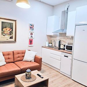 Acogedor Apartamento En Atocha By Bebalmy