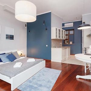 Main Square Apartment - Old Town