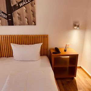 Chambre Budgétée Lit King-Size