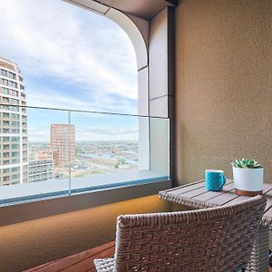 Sky Park Tower 2, Luxury Apartment With Free Parking
