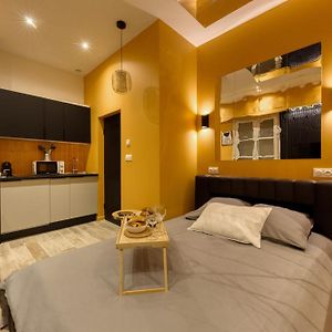 Deluxe Spa Suite Caramel Sweetness