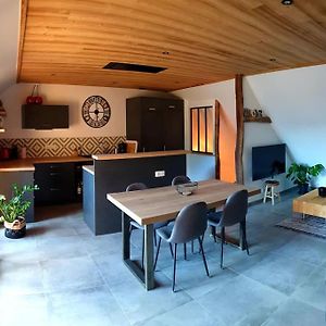 Appartement à 2 Chambres à Coucher