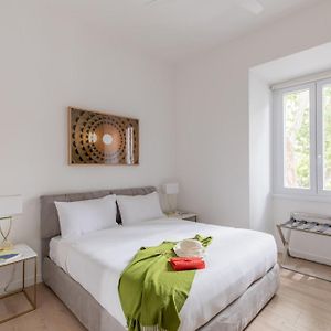 Iflat Vatican 2 Bedroom Design Apartment