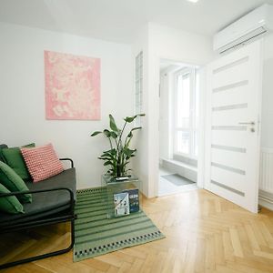 Godiland Apartment
