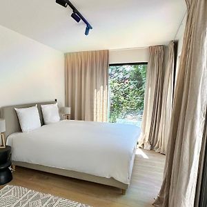 Luxury Apartment With Cosy Garden!