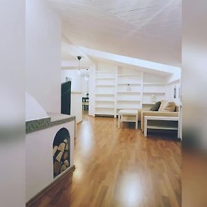 Appartement à 3 Chambres à Coucher